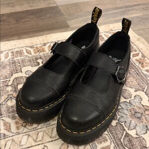 EUC - Dr. Martens Black Pebbled Leather Mary Janes, Women’s Size 10 (US)